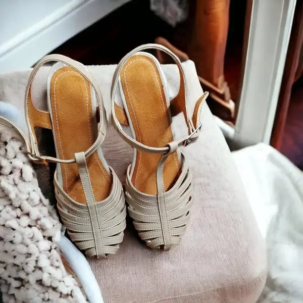 Tacones Genésis 6 cms beige 2.webp