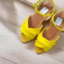 Esthela 4 cms amarillo 2.webp