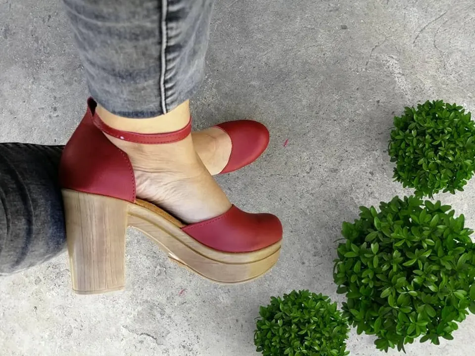 Tacones Quetzalí todo en piel roja / QUETZ-P-06