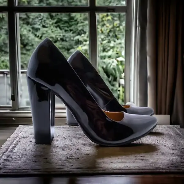 Tacones Stilettos charol color negro tacón cuadrado 10 cms. / STILEFC-35 