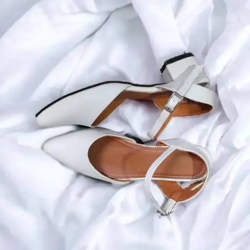 [VEREFC-22] Tacones Verenice cincho ajustable semipiel blanca Tacón 3 cms. / Verefc-22